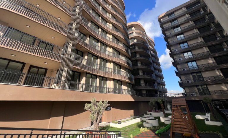 مشروع سكني بشقق واسعة بإطلالة رائعة على جبل أولوداغ بجانب ماركا مول